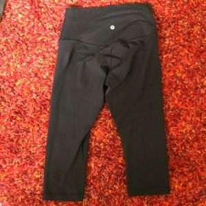 Lululemon 17” size 4 align